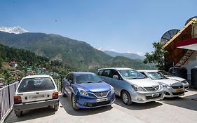 The Posh Hotel Near Mall Road With Hassle Free Covered Parking